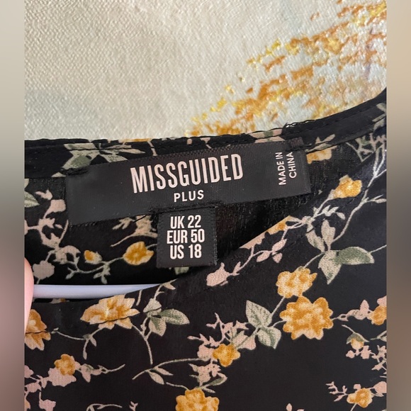 Misguided Floral Baby Doll Dress With Puff Sleeves. Size 18.XXL. - Picture 4 of 4